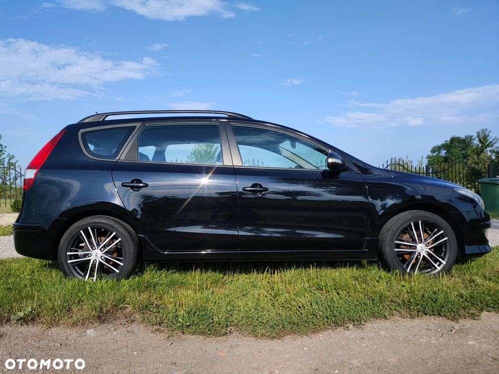 Hyundai i30 1.4 Base + - 4