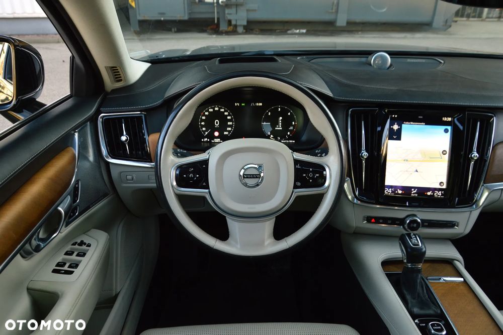 Volvo S90 D5 SCR AWD Inscription - 23