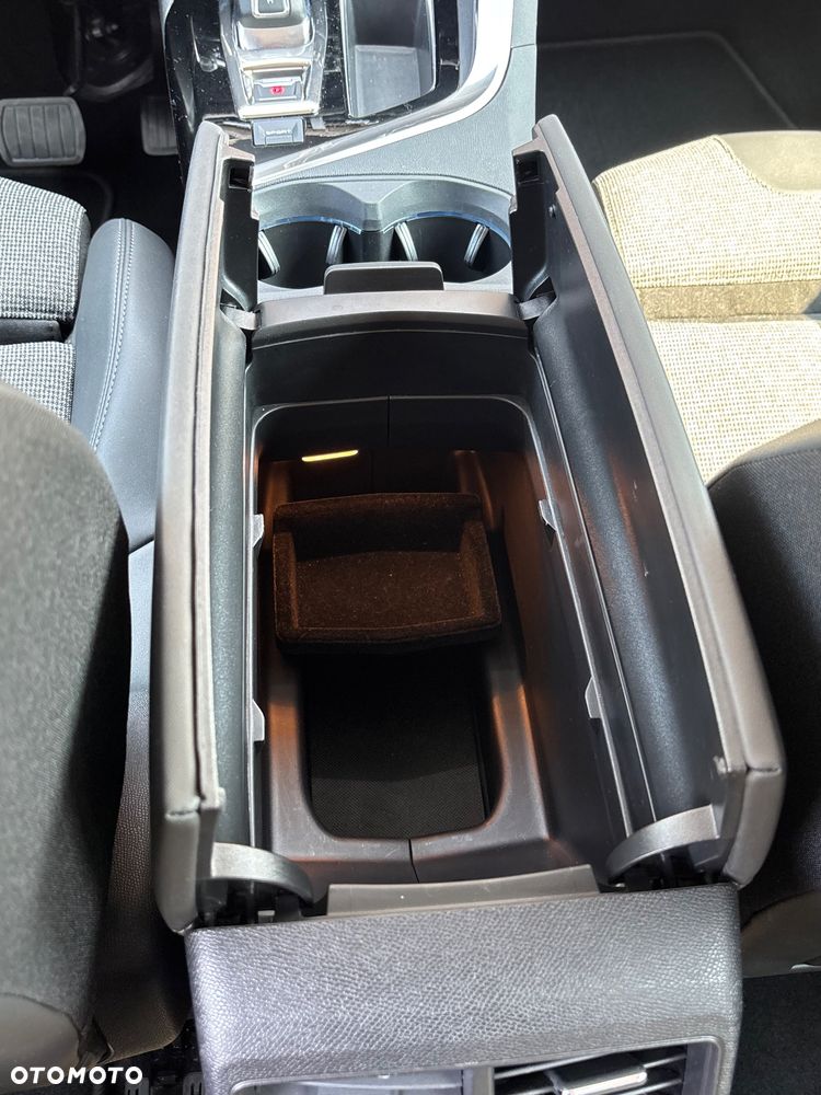 Peugeot 3008 1.5 BlueHDi GT Pack S&S EAT8 - 26
