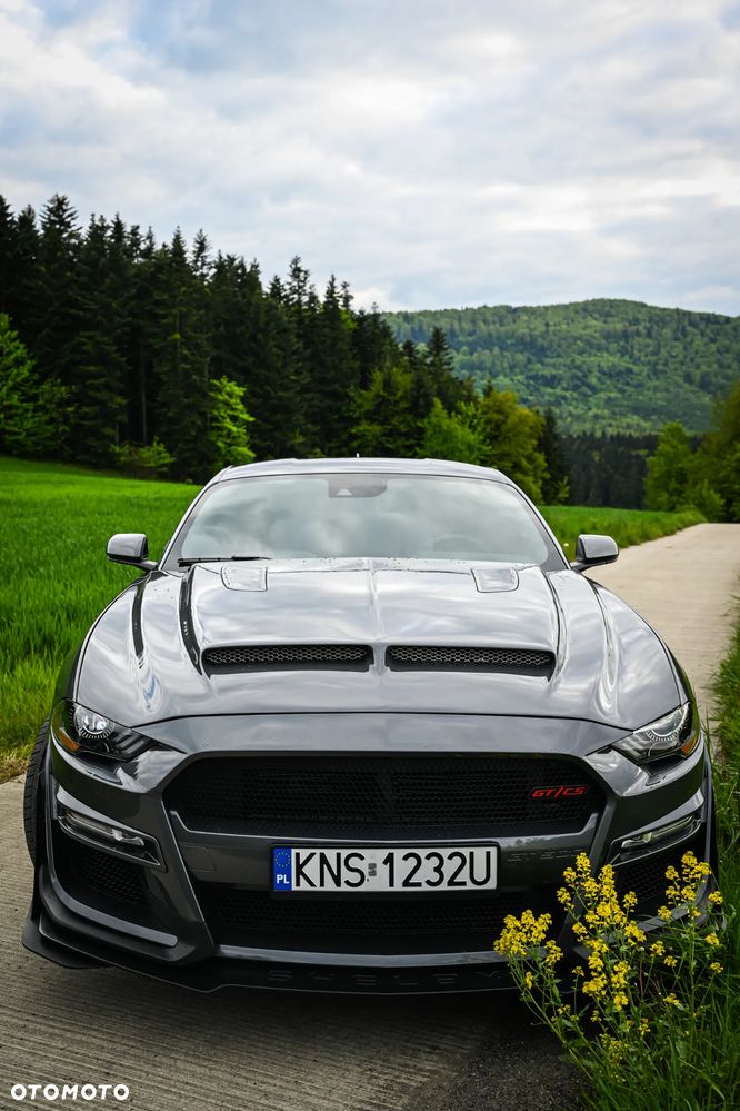 Ford Mustang - 4