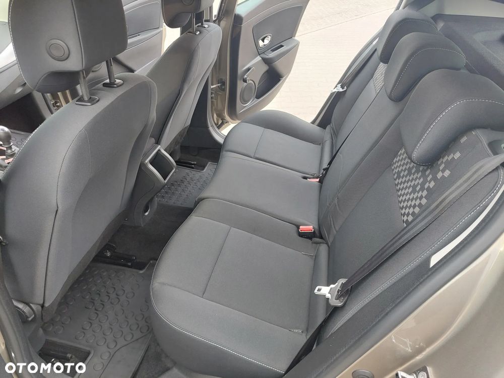 Renault Megane 1.6 16V 110 Paris - 19