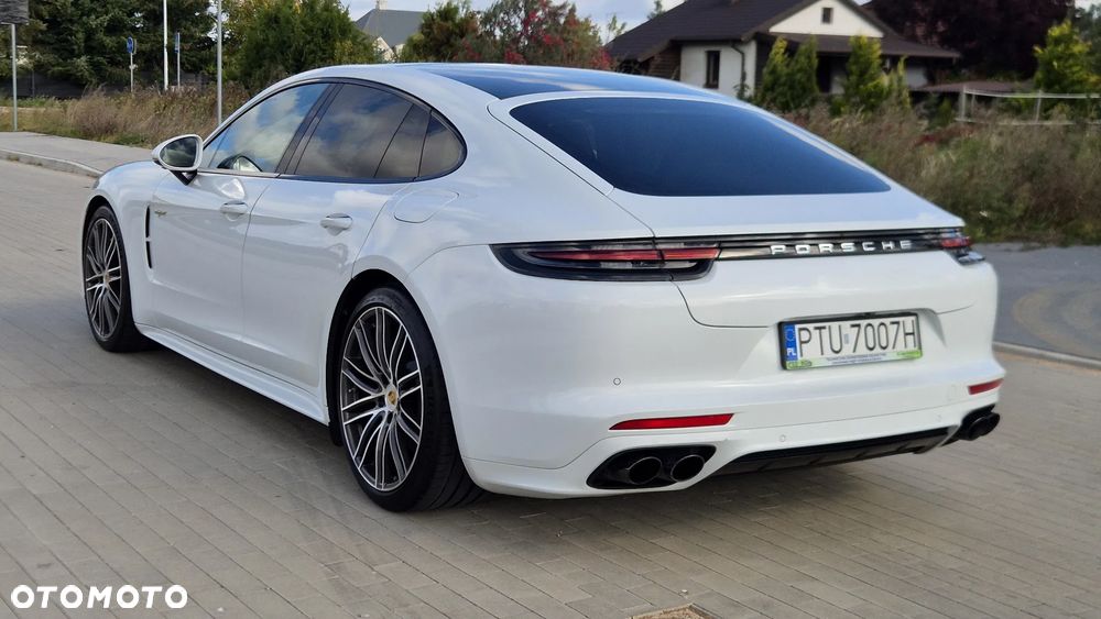 Porsche Panamera 4 E-Hybrid - 4