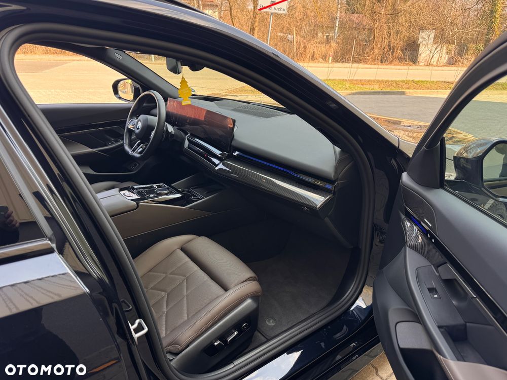 BMW Seria 5 520d xDrive - 13