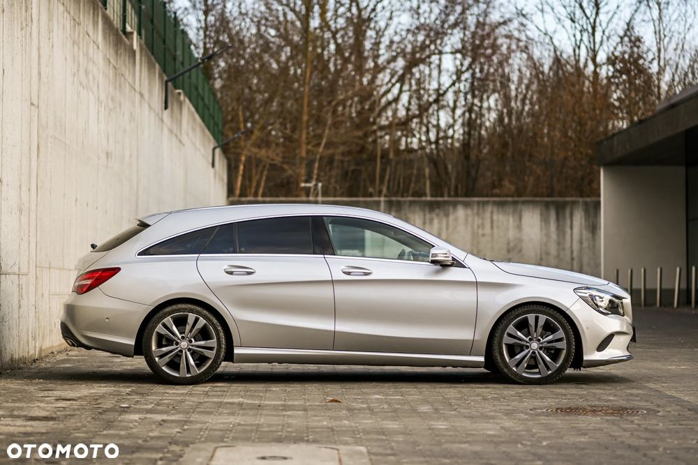 Mercedes-Benz CLA 180 7G-DCT Peak Edition - 17