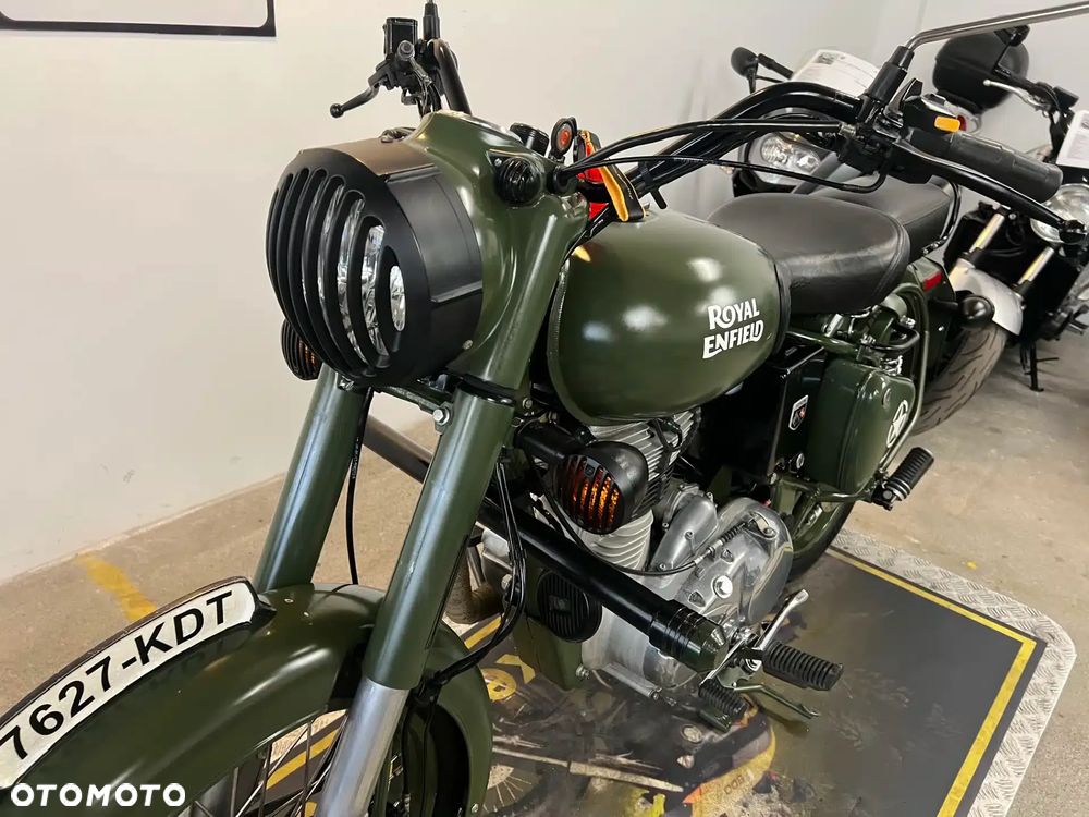 Royal Enfield Classic - 24