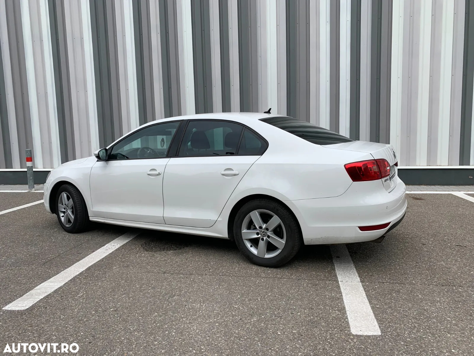 Volkswagen Jetta 1.2 TSI Comfortline - 4