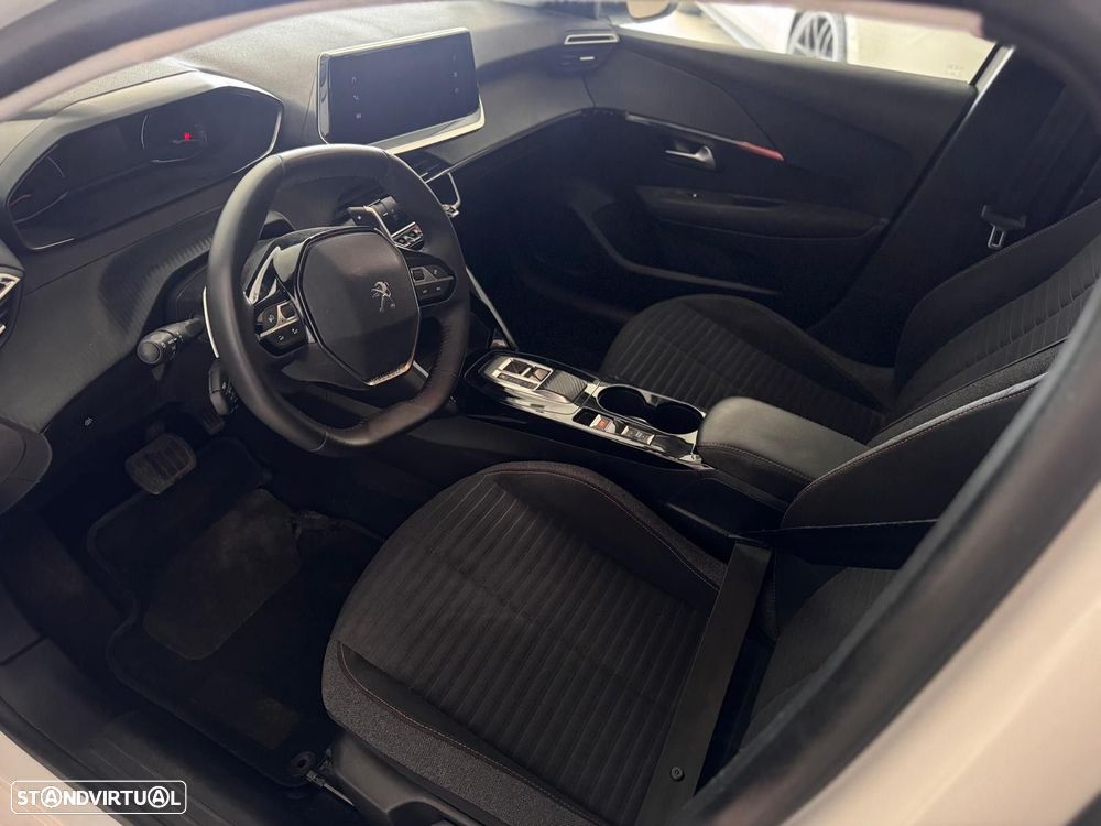 Peugeot 208 1.2 PureTech Allure Pack EAT8 - 8