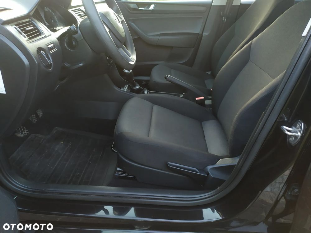 Skoda RAPID - 27