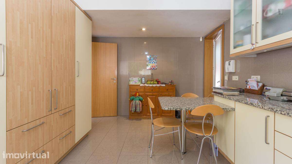 Quarto - localizado em Vila nova de gaia - Grande imagem: 3/23