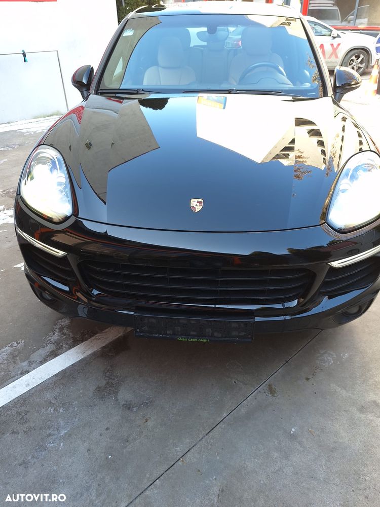 Porsche Cayenne 3.0 L - 1