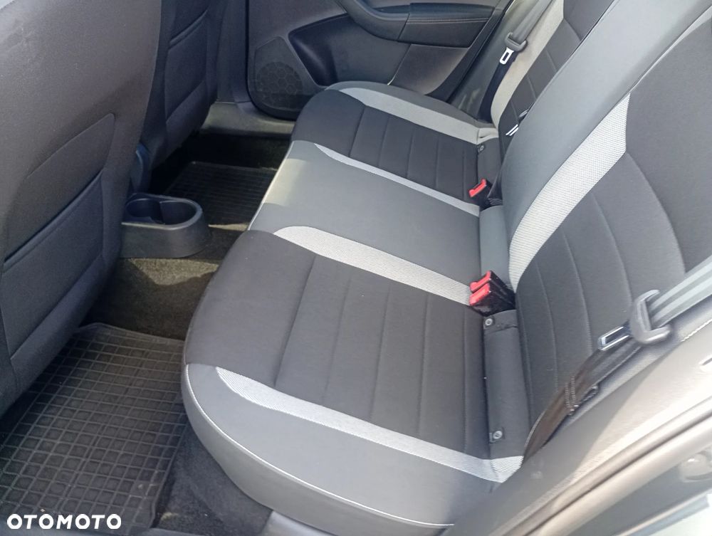 Skoda RAPID 1.2 TSI Ambition - 18