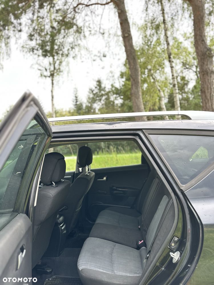 Kia Ceed - 8