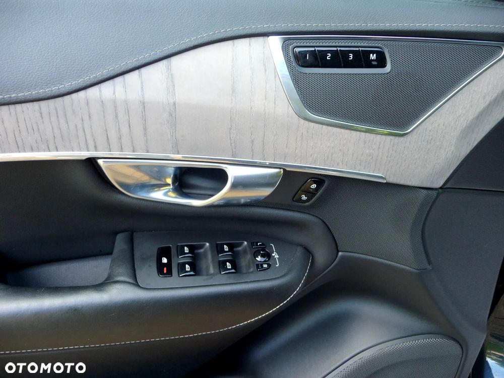 Volvo XC 90 T8 AWD Plug-In Hybrid Inscription Expression 7os - 26