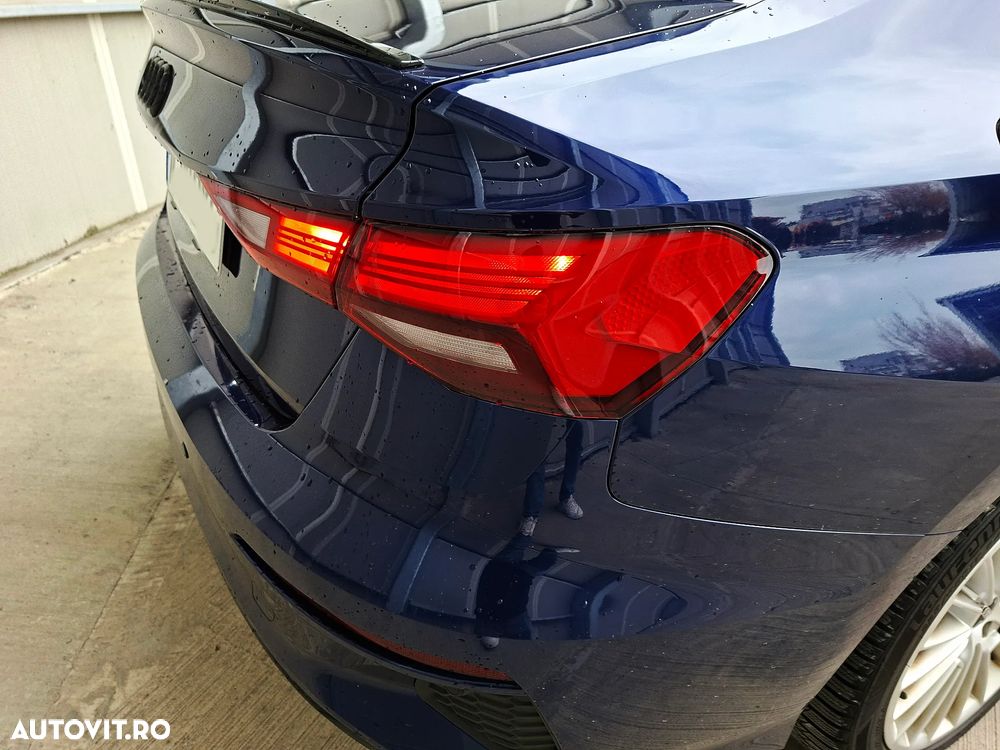 Audi A3 2.0 35 TDI S tronic Sport - 24