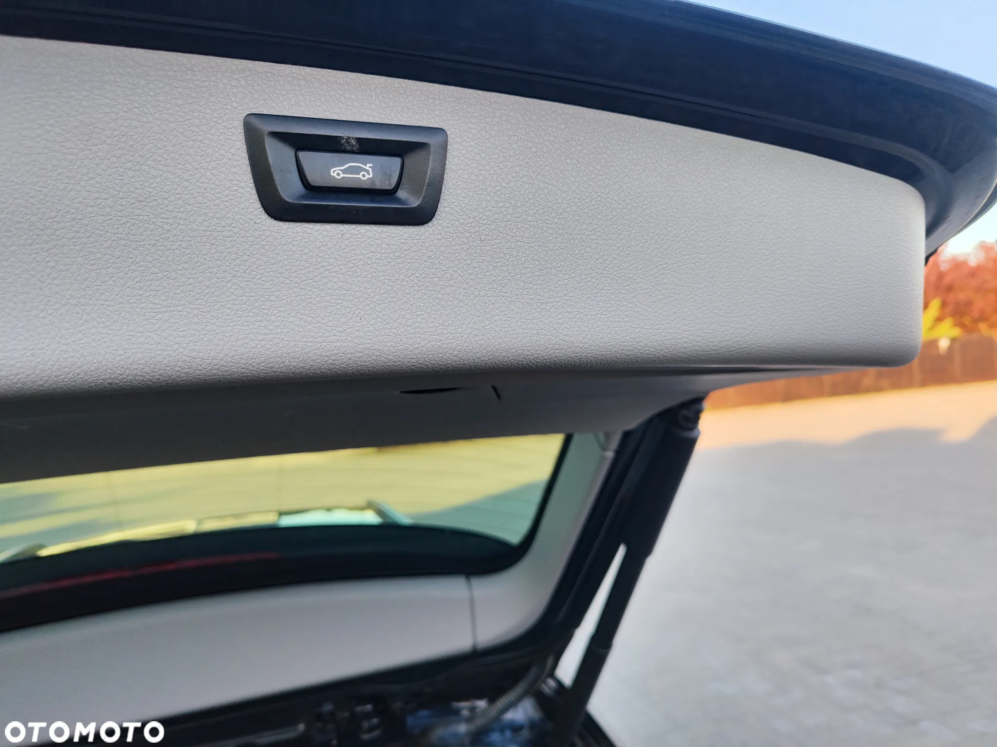 BMW Seria 3 318d Touring - 34