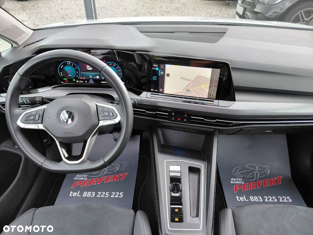 Volkswagen Golf - 22