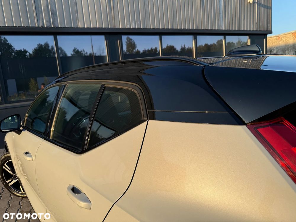 Volvo XC 40 T3 R-Design - 26