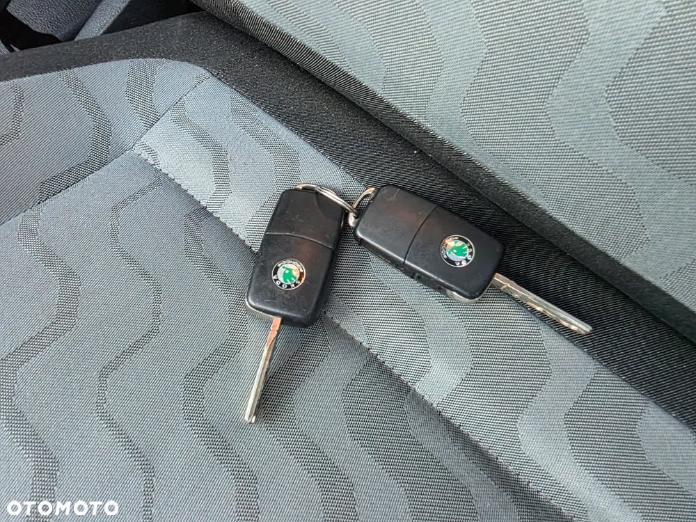 Skoda Roomster 1.4 MPI Elegance PLUS EDITION - 19