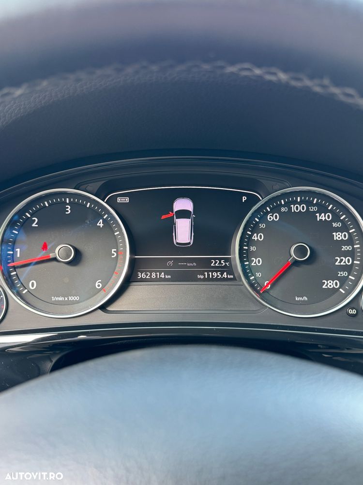 Volkswagen Touareg 3.0 V6 TDI BMT - 11