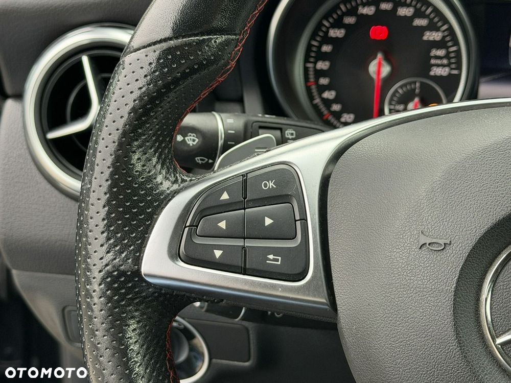 Mercedes-Benz GLA 180 7G-DCT AMG Line - 21