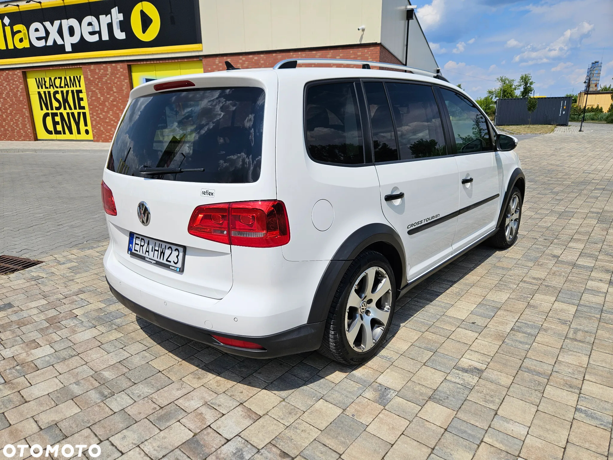 Volkswagen Touran 2.0 TDI DPF Cross DSG - 9