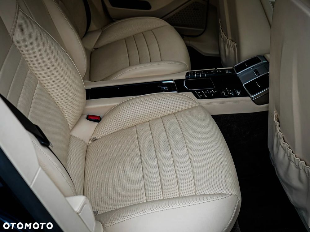 Porsche Panamera - 30