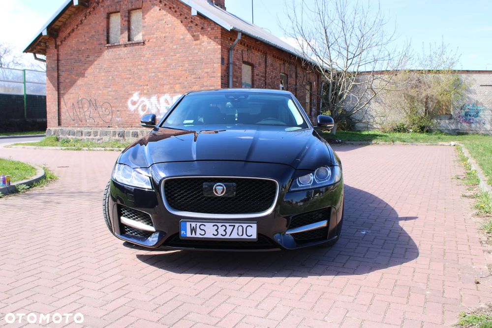Jaguar XF 20d Prestige - 3