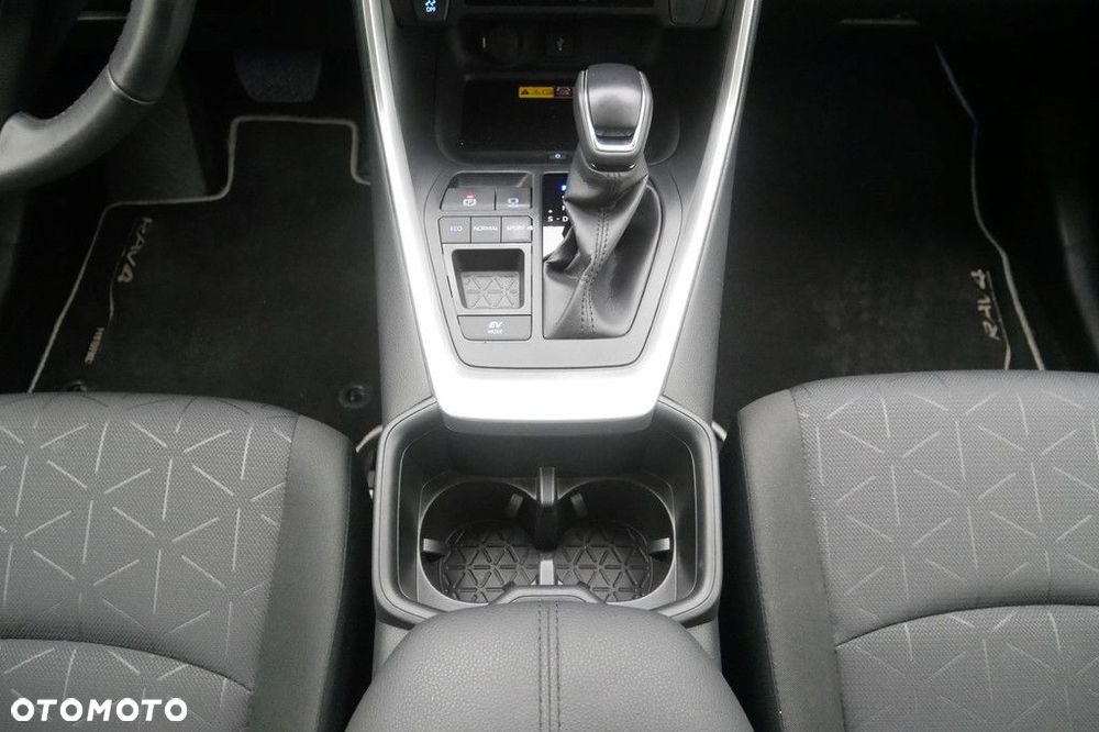 Toyota RAV4 - 11