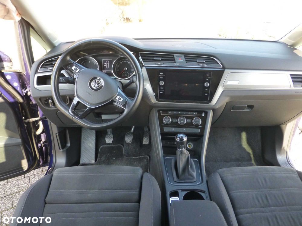 Volkswagen Touran - 6