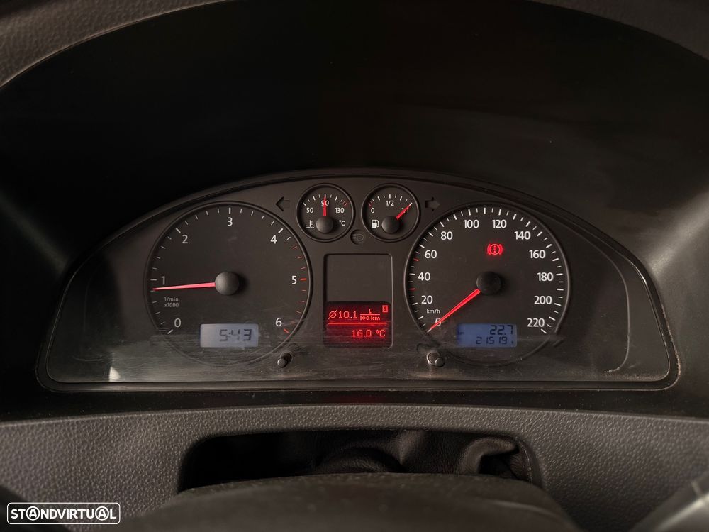 VW Transporter 1.9 TDi 102 Longo Extra AC - 12