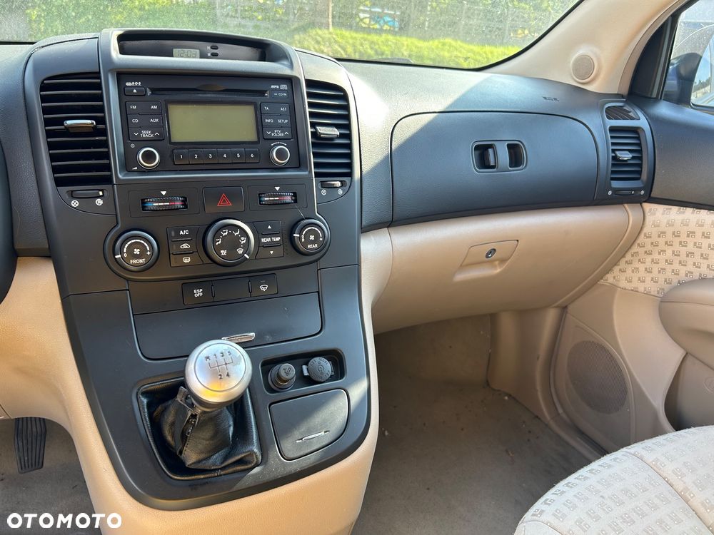 Kia Carnival - 27