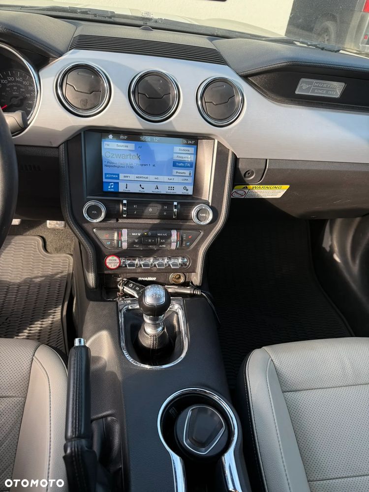 Ford Mustang 5.0 V8 GT - 8