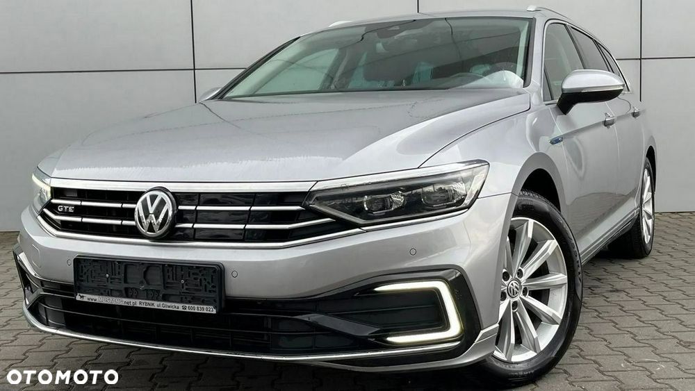 Volkswagen Passat - 1