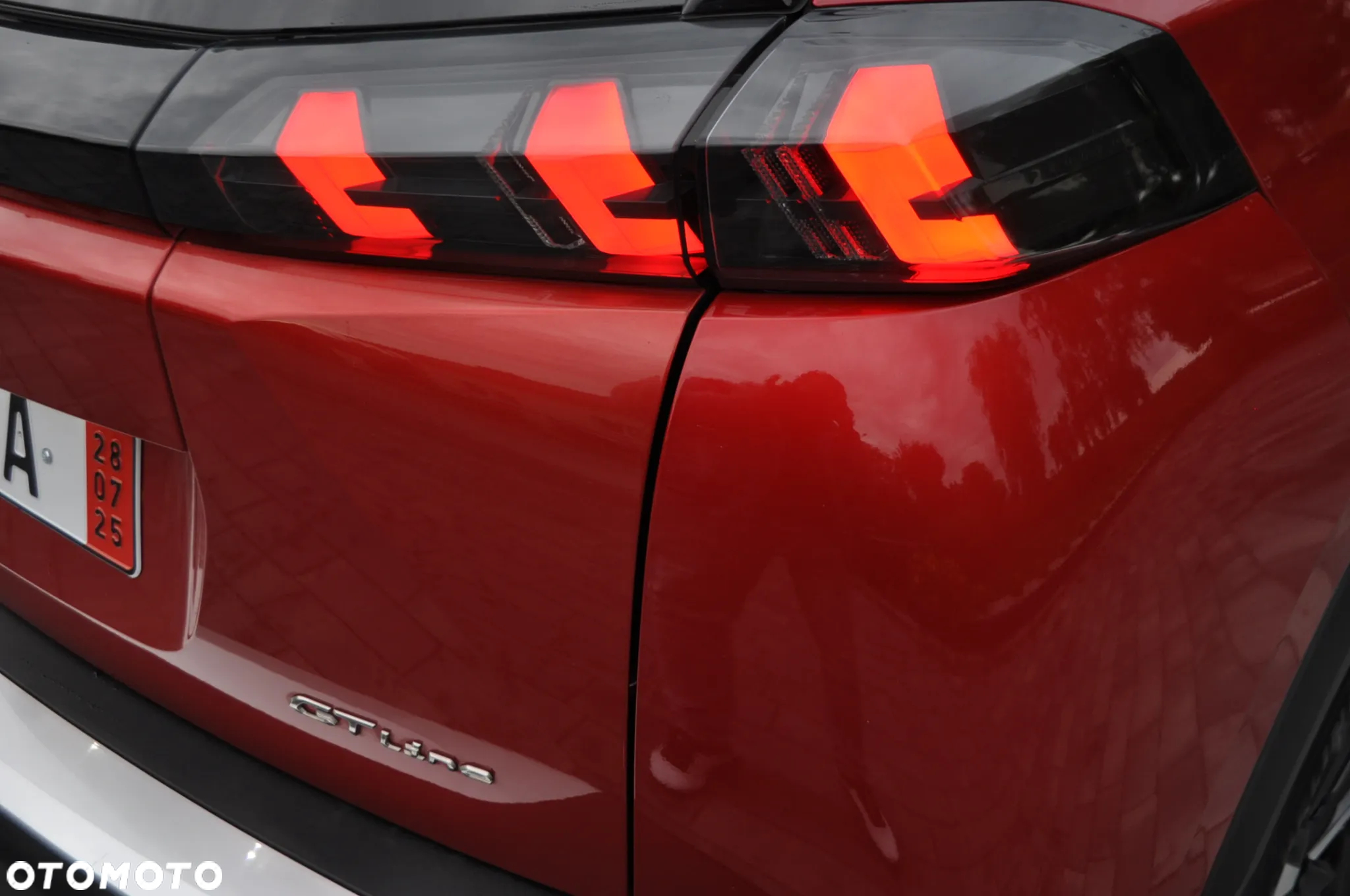 Peugeot 2008 BlueHDi 130 EAT8 GT - 13