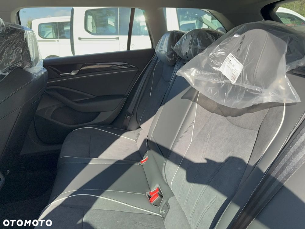 Volkswagen Passat 2.0 TDI SCR Business DSG - 9
