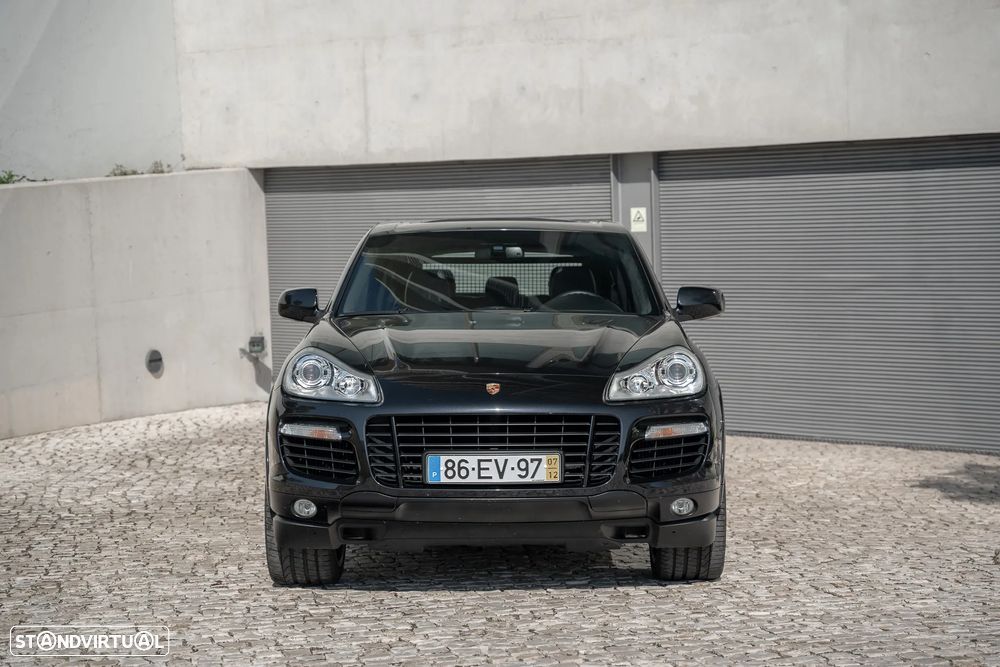 Porsche Cayenne Turbo - 6