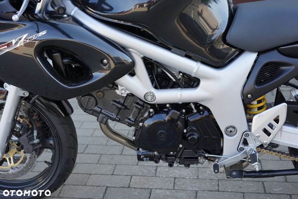 Suzuki SV - 28