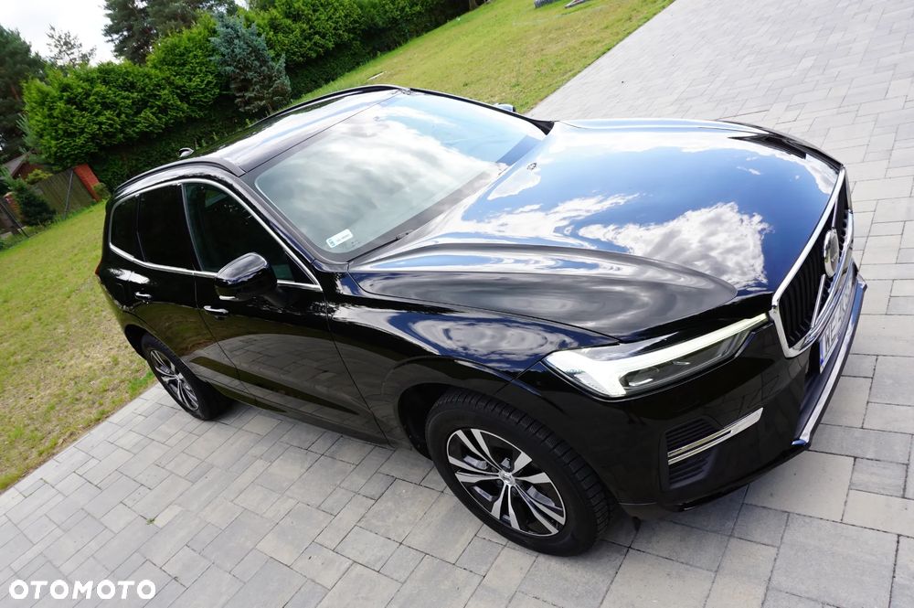Volvo XC 60 B5 B AWD Momentum Pro - 4