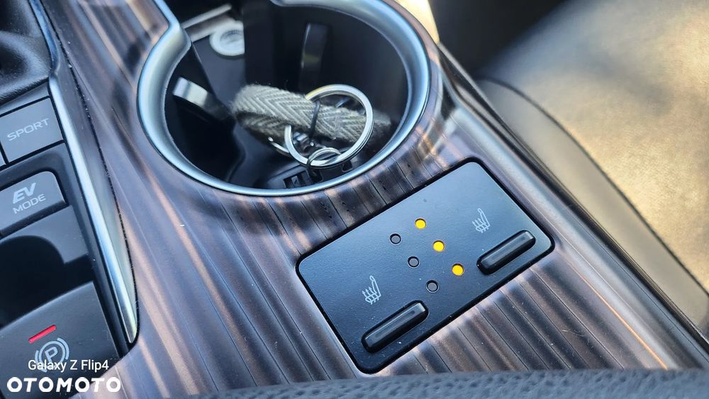 Toyota Camry 2.5 Hybrid Executive CVT - 15