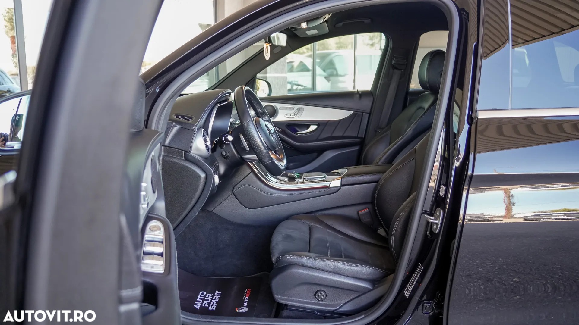 Mercedes-Benz GLC 300 d 4Matic 9G-TRONIC AMG Line - 29