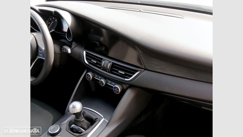 Alfa Romeo Giulia 2.2 D Super - 30