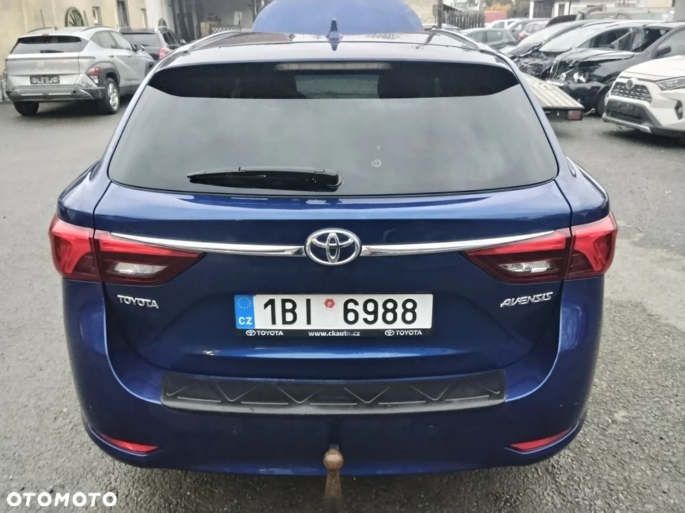 Toyota Avensis - 13