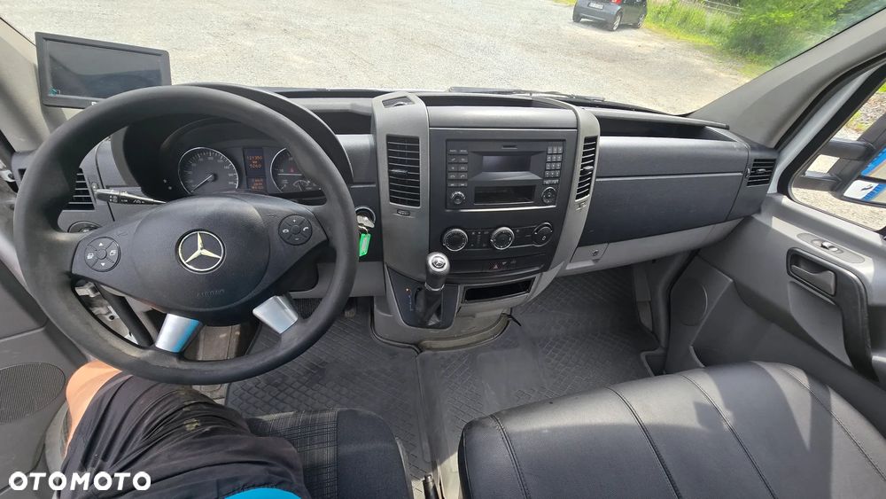 Mercedes-Benz Sprinter - 21