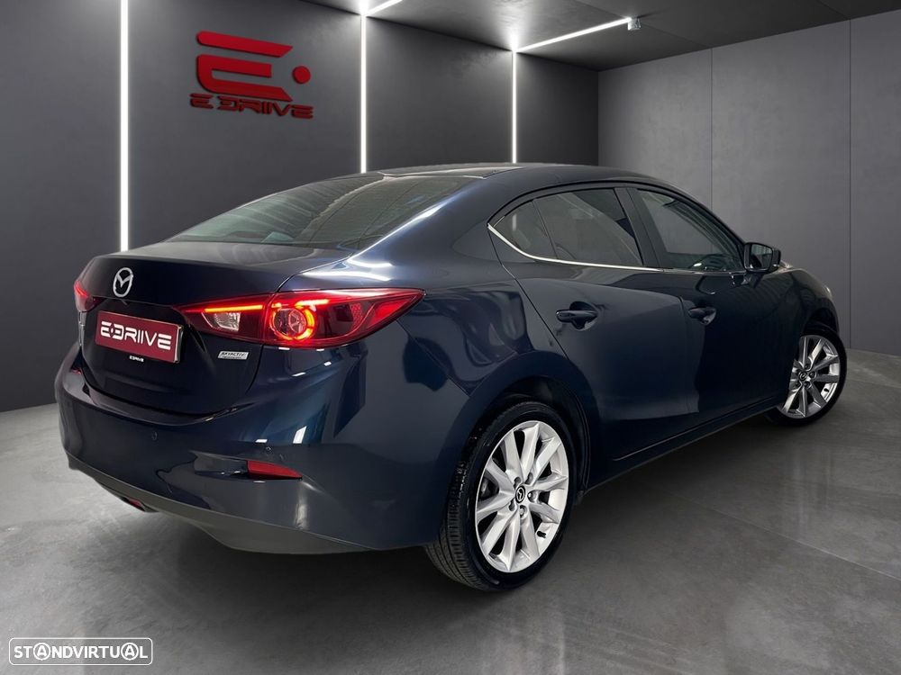 Mazda 3 - 8