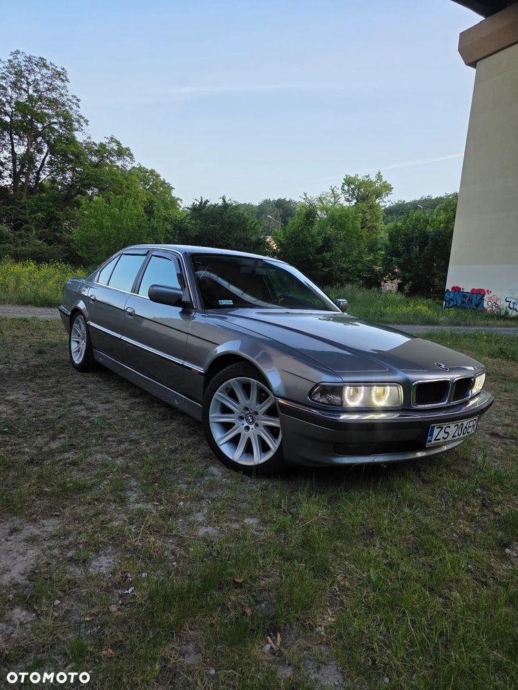 BMW Seria 7 - 4