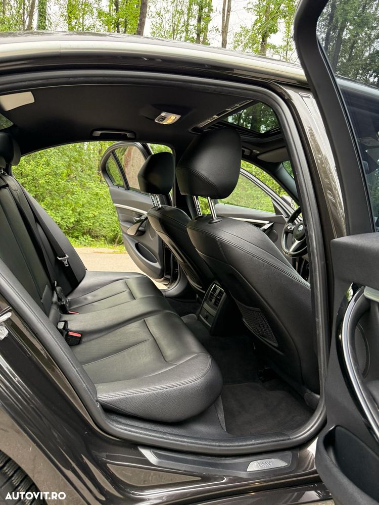 BMW Seria 3 320d Efficient Dynamic Edition Aut. Sport Line - 12