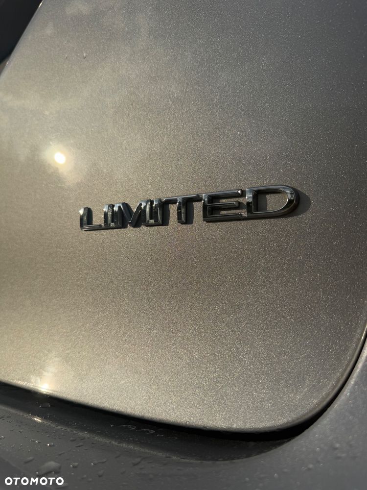 Chrysler Pacifica - 5