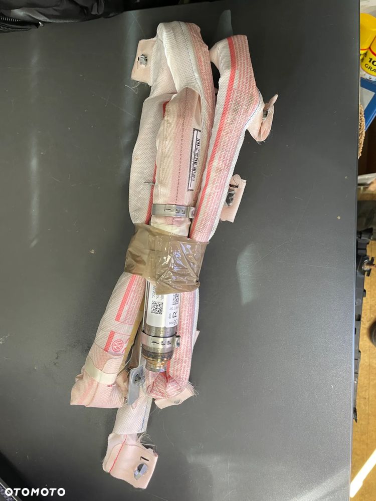 Volkswagen Passat B8 kurtyna prawa Volkswagen Passat B8 kurtyna prawa 3G0880742F ORYGINAŁ DEMONTAŻ