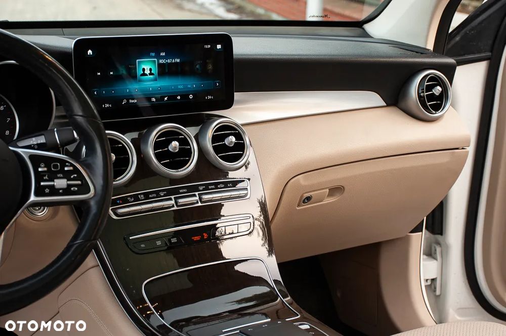 Mercedes-Benz GLC 300 4Matic 9G-TRONIC AMG Line - 34