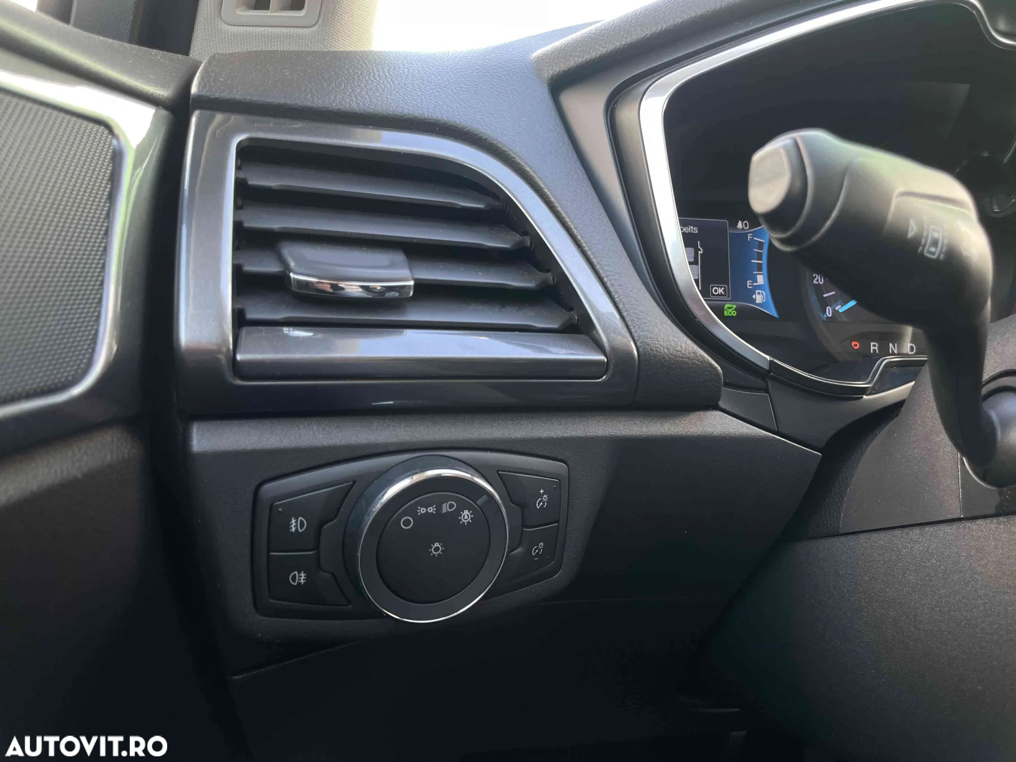 Ford Mondeo - 11